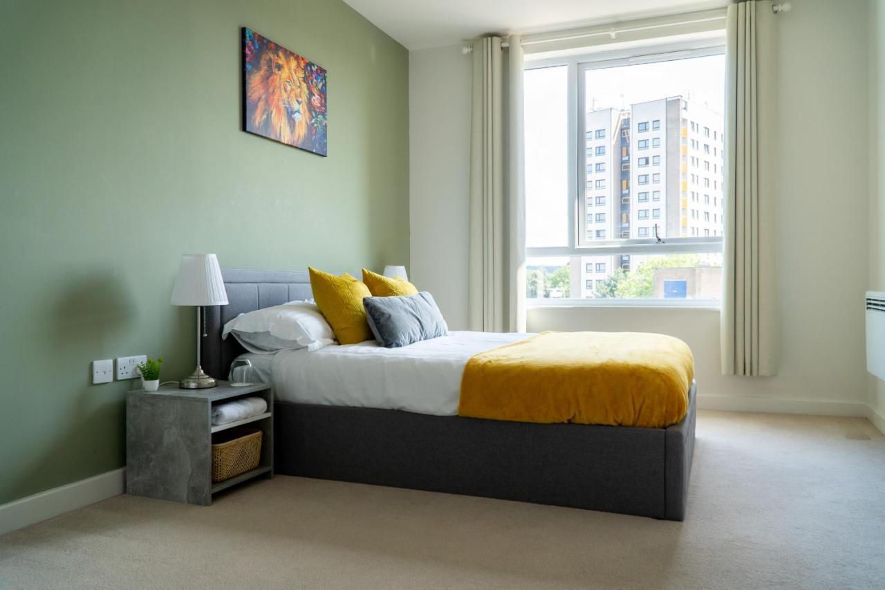 K Suites - Town Centre Hatfield แฮตฟิลด์ ภายนอก รูปภาพ