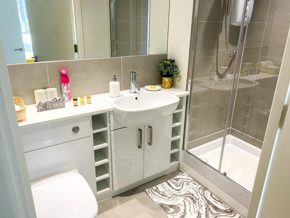 K Suites - Town Centre Hatfield แฮตฟิลด์ ภายนอก รูปภาพ