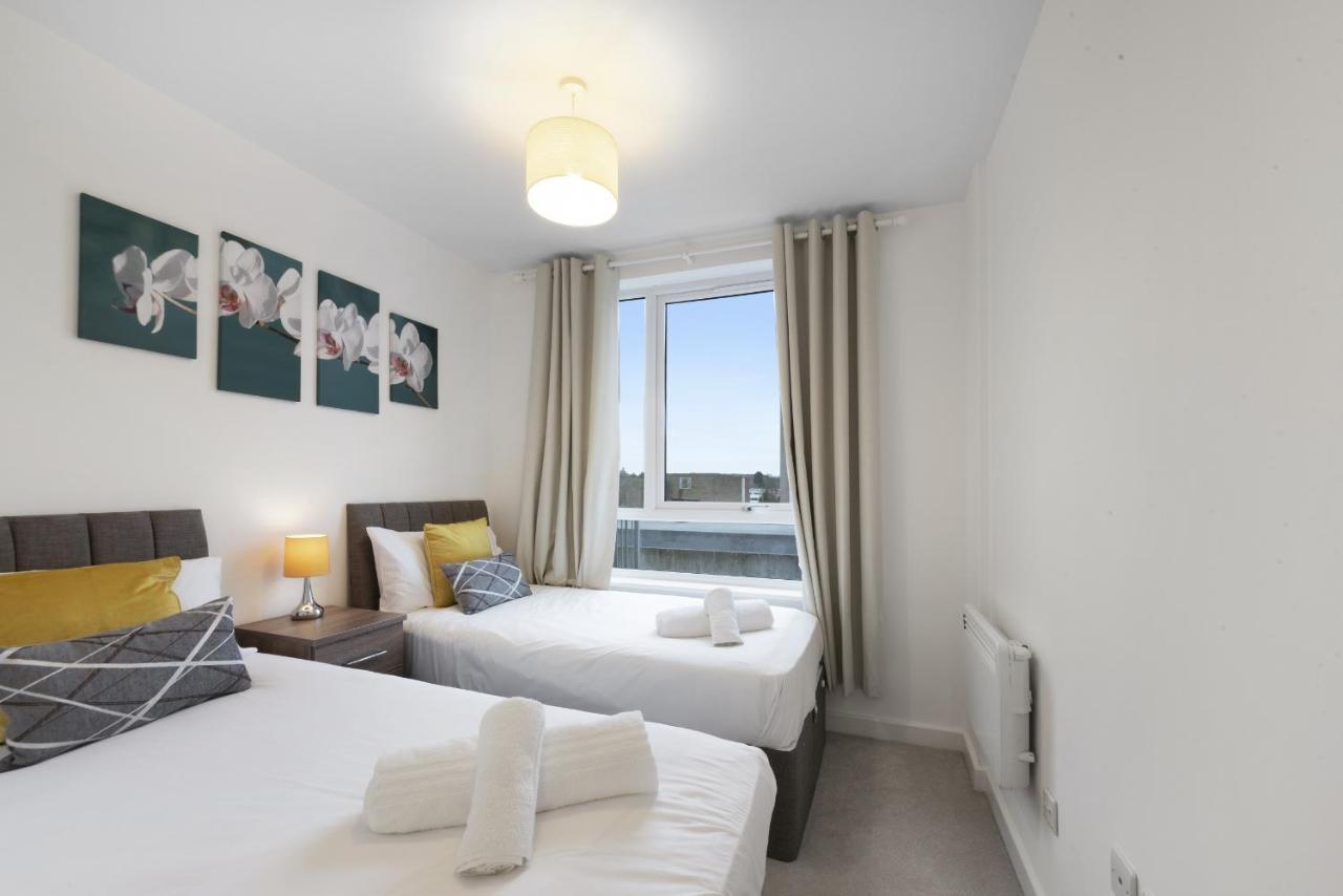 K Suites - Town Centre Hatfield แฮตฟิลด์ ภายนอก รูปภาพ