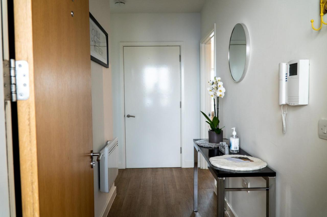 K Suites - Town Centre Hatfield แฮตฟิลด์ ภายนอก รูปภาพ